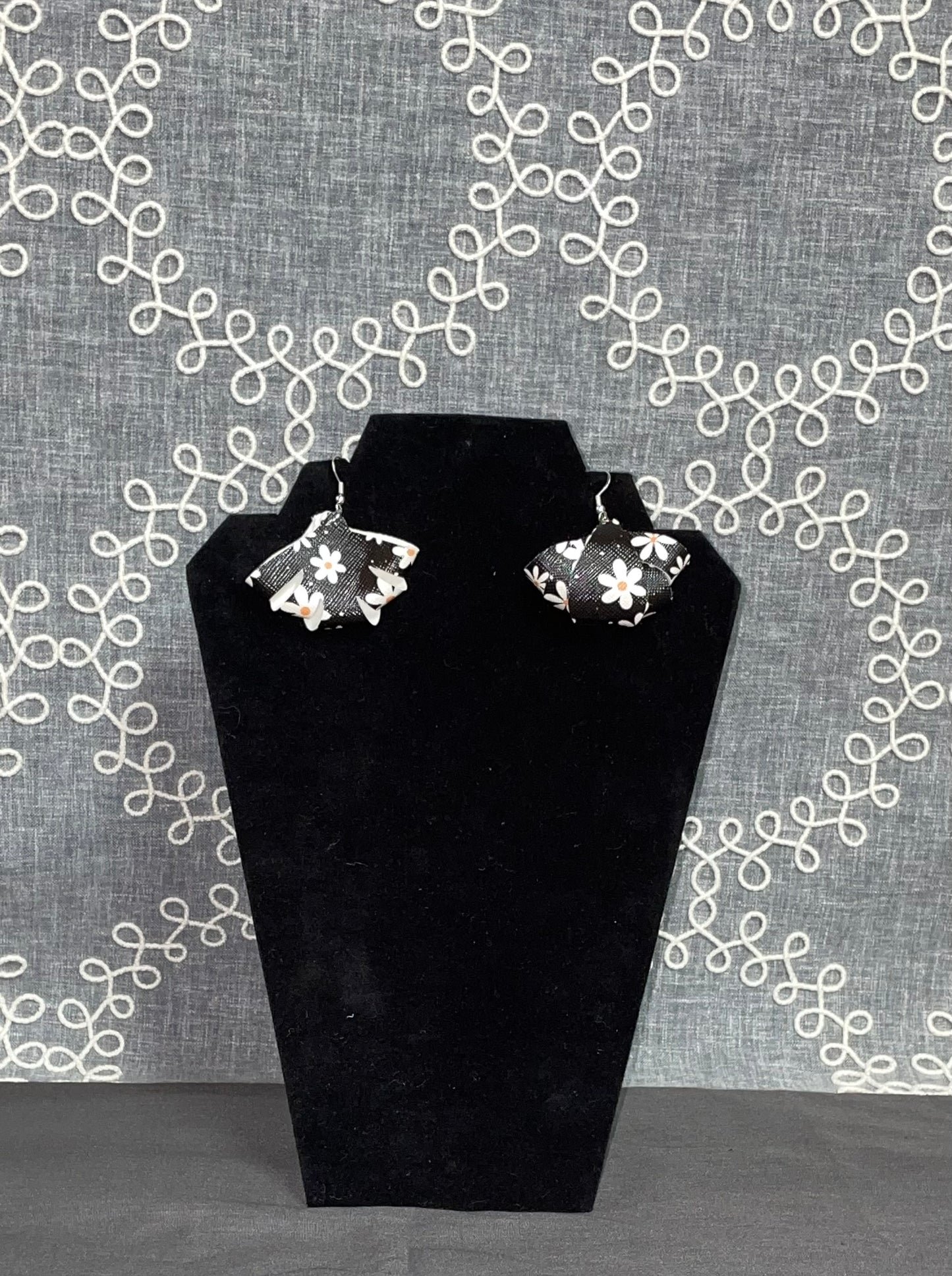 Black & White Daisy Bloom Leather earrings